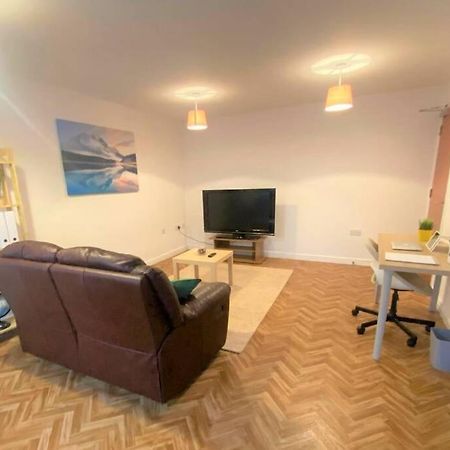 The Onyx Suite - 1 Bed Apartment W/ Free Parking คาร์ดิฟฟ์ ภายนอก รูปภาพ