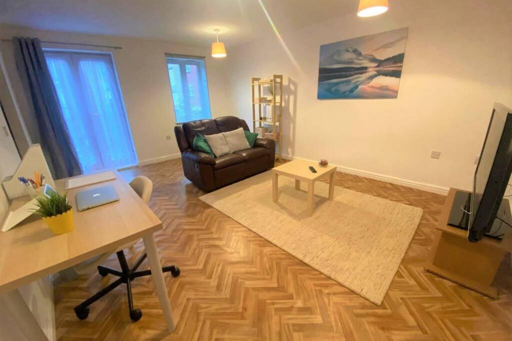 The Onyx Suite - 1 Bed Apartment W/ Free Parking คาร์ดิฟฟ์ ภายนอก รูปภาพ